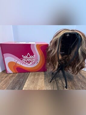 Chelsey Smith Crowns Katie (Copper
Muse) Wig -New Without Tag